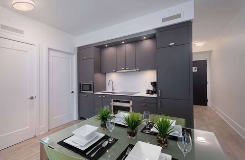 Wellington Place Apartment | 1 Bedroom/1 Bathroom Suite