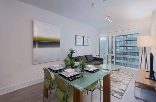 Wellington Place Apartment | 1 Bedroom/1 Bathroom Suite