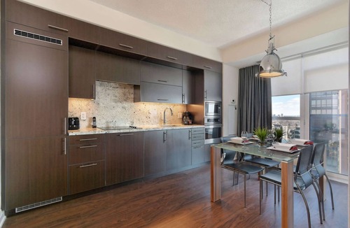 Willowdale Apartment | 1 Bedroom/1 Bathroom Suite