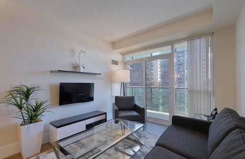 Mount Pleasant West Apartment | 1 Bedroom/1 Bathroom Suite