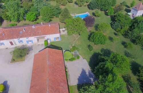 Saint-Loup House | 1 bedroom 2 pers. pool wifi - quiet - security, beautiful park and pool