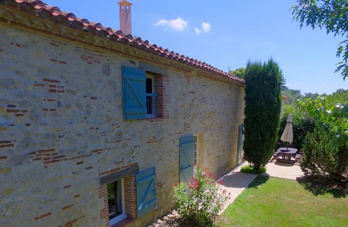 Saint-Loup House | 1 bedroom 2 pers. pool wifi - quiet - security, beautiful park and pool