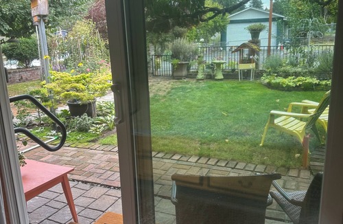 Des Moines House | 1-Bedroom-2PAX-“Helen’s Garden House”🏡Minutes from airport@Des Moines-Seattle WA