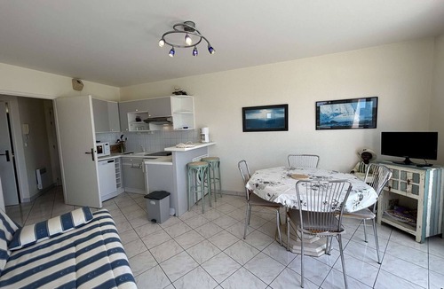 Saint-Jean-de-Monts Apartment | 1-bedroom apt with balcony, side sea view