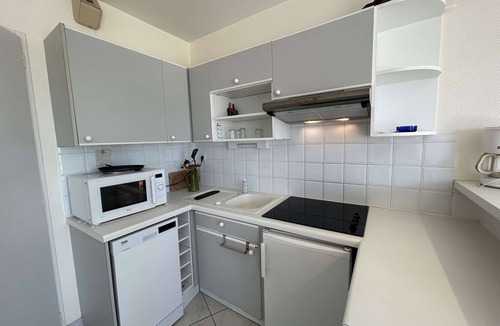 Saint-Jean-de-Monts Apartment | 1-bedroom apt with balcony, side sea view