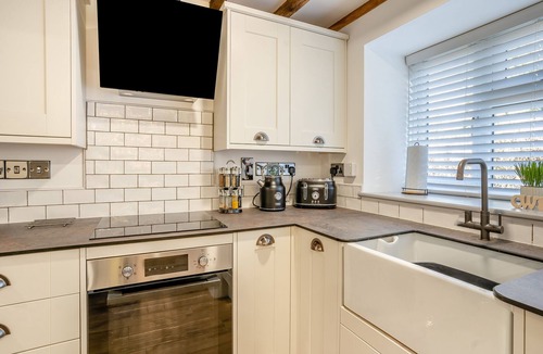 Llanfihangel Tal-y-llyn Cottage | 1 bedroom accommodation in Llanfilo Brecon