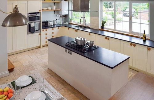 Lillington Cottage | 1 bedroom accommodation in Leamington Spa