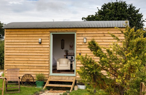 Ryde RV Rental | 1 bedroom accommodation in Wootton Bridge