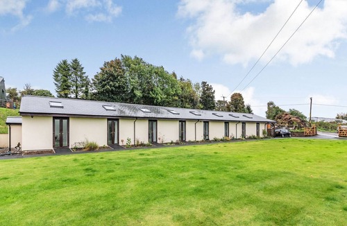 Ynysddu Cottage | 1 bedroom accommodation in Mynydd Islwyn