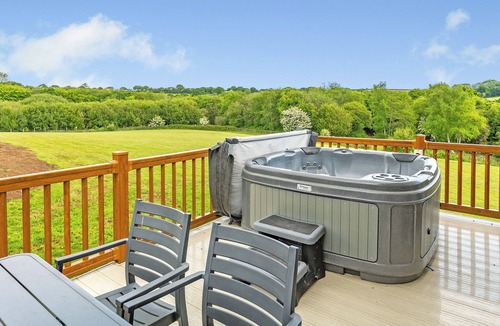 Hewas Water Ski Chalet | 1 bedroom accommodation in Nr St Austell