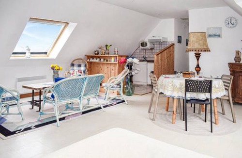 Trelevern Apartment | 1 bedroom accommodation in Trelevern