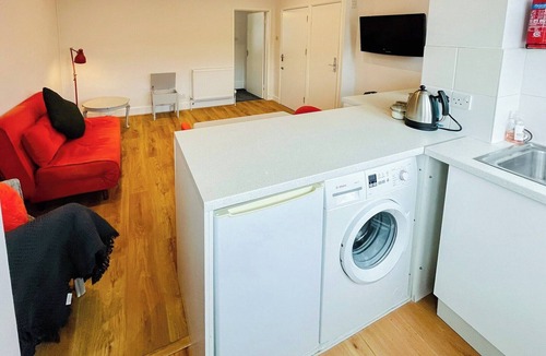 Leigh-on-Sea Cottage | 1 bedroom accommodation in Leigh-on-Sea