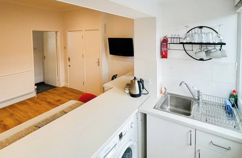 Leigh-on-Sea Cottage | 1 bedroom accommodation in Leigh-on-Sea