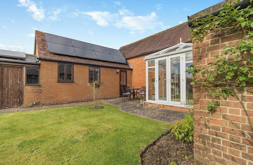 Willesborough Cottage | 1 bedroom accommodation in Aldington, Ashford