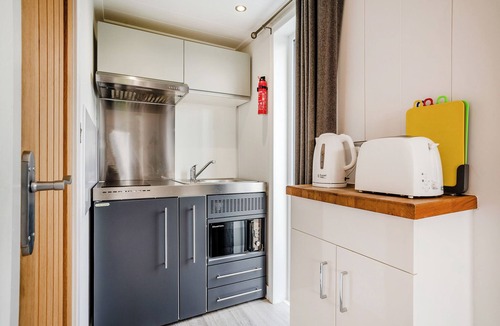 Carlton-in-Cleveland Ski Chalet | 1 bedroom accommodation in Great Busby