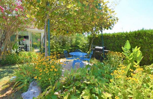 Donzere House | 1 bedroom accommodation in Donzère