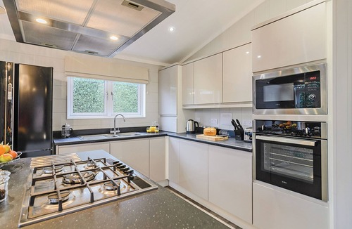 Stuppington Ski Chalet | 1 bedroom accommodation in Canterbury