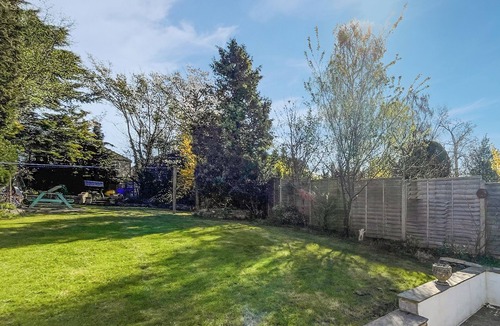 Carshalton South and Clockhouse Cottage | 1 bedroom accommodation in Carshalton