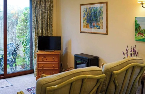 Chichester Cottage | 1 bedroom accommodation in Chichester