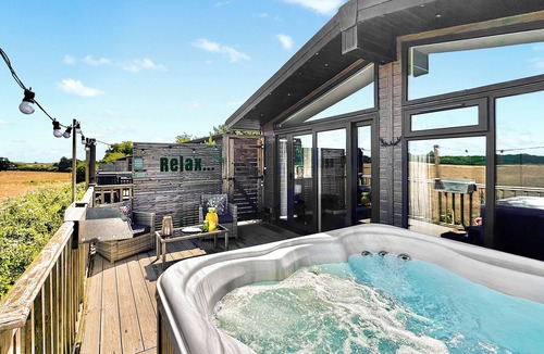 Raywell Ski Chalet | 1 bedroom accommodation in Raywell, Beverley