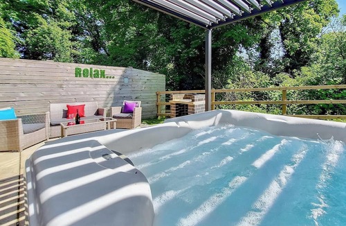 Raywell Ski Chalet | 1 bedroom accommodation in Raywell, Beverley