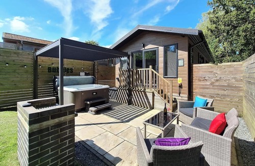 Raywell Ski Chalet | 1 bedroom accommodation in Raywell, Beverley