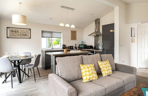 Raywell Ski Chalet | 1 bedroom accommodation in Raywell, Beverley