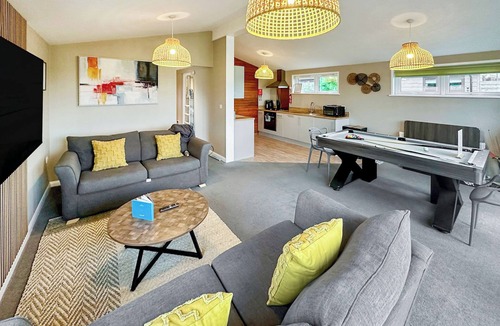 Raywell Ski Chalet | 1 bedroom accommodation in Raywell, Beverley