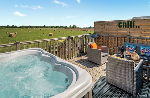 Raywell Ski Chalet | 1 bedroom accommodation in Raywell, Beverley