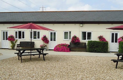 Littlebredy Cottage | 1 bedroom accommodation in Winterbourne, Steepleton