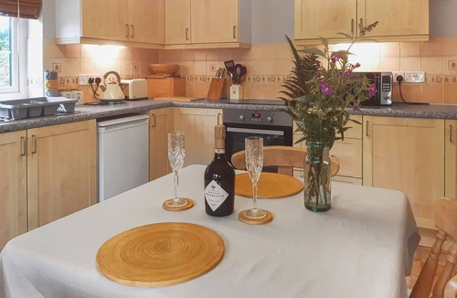 Mount Hawke Cottage | 1 bedroom accommodation in Mount Hawke