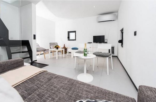 Dragove House | 1 bedroom accommodation in Dragove