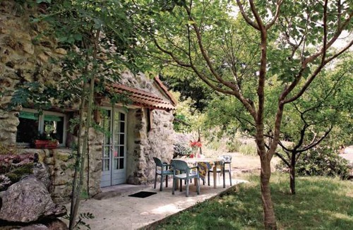 Mayres House | 1 bedroom accommodation in Mayres