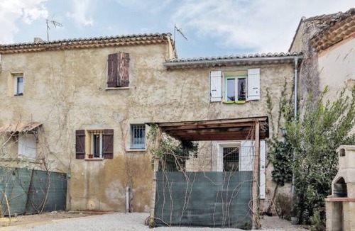 Sablet House | 1 bedroom accommodation in Sablet