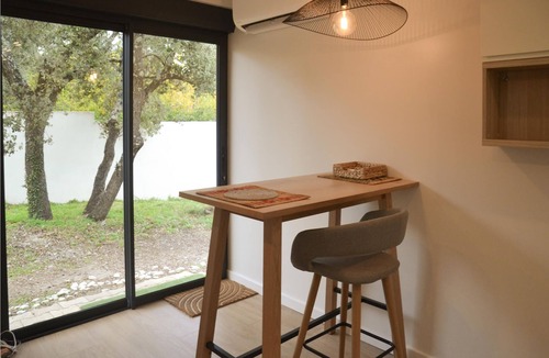 Sussargues Apartment | 1 bedroom accommodation in Sussargues