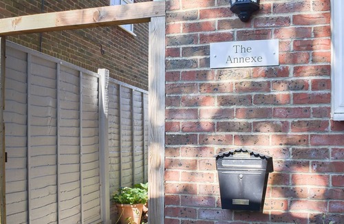 Dial Post Cottage | 1 bedroom accommodation in Dial Post