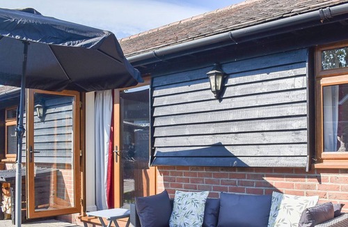 Dial Post Cottage | 1 bedroom accommodation in Dial Post