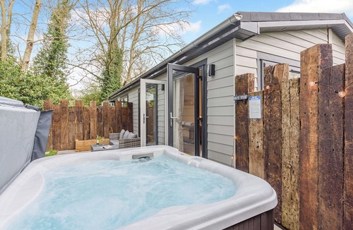 Great Coxwell Ski Chalet | 1 bedroom accommodation in Faringdon