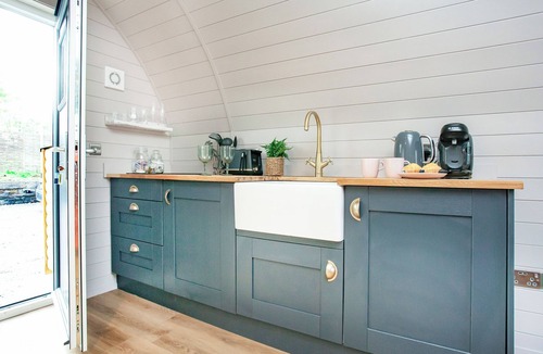 Christchurch Cottage | 1 bedroom accommodation in Knowstone