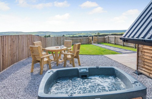Sowerby Bridge Ski Chalet | 1 bedroom accommodation in Ripponden