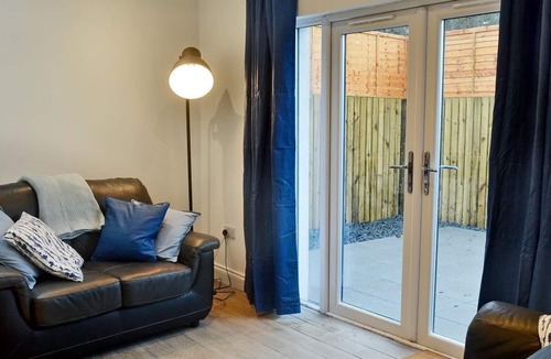 Kilmarnock Cottage | 1 bedroom accommodation in Stewarton