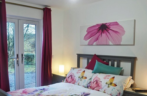 Kilmarnock Cottage | 1 bedroom accommodation in Stewarton