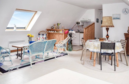 Trelevern Apartment | 1 bedroom accommodation in Trelever