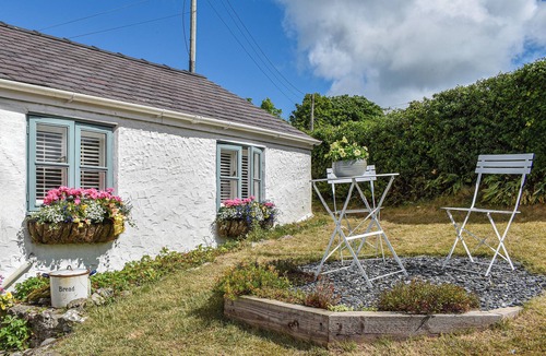 Tyn-y-Gongl Cottage | 1 bedroom accommodation in Benllech