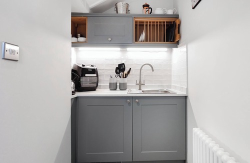 Berkeley Cottage | 1 bedroom accommodation in Ham, near Berkeley