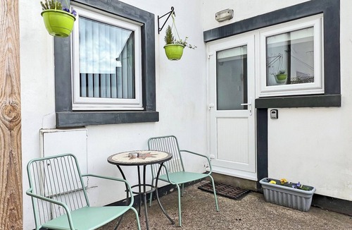 Wing Cottage | 1 bedroom accommodation in Brampton