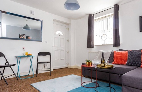 Holbrooks Cottage | 1 bedroom accommodation in Coventry