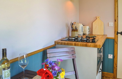 Driffield Cottage | 1 bedroom accommodation in Gembling