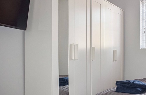 Crawley Cottage | 1 bedroom accommodation in Crawley