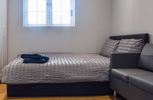 Crawley Cottage | 1 bedroom accommodation in Crawley